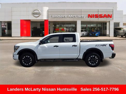 Used 2024 Nissan Titan PRO-4X w/ Pro-4x Convenience Package AWD/4WD image 8