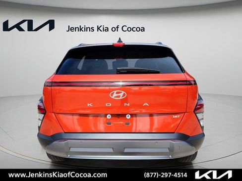 Used 2024 Hyundai Kona Limited FWD image 6