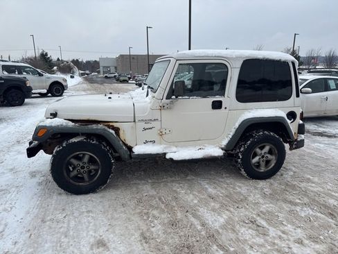 Used 2000 Jeep Wrangler Sport image 2