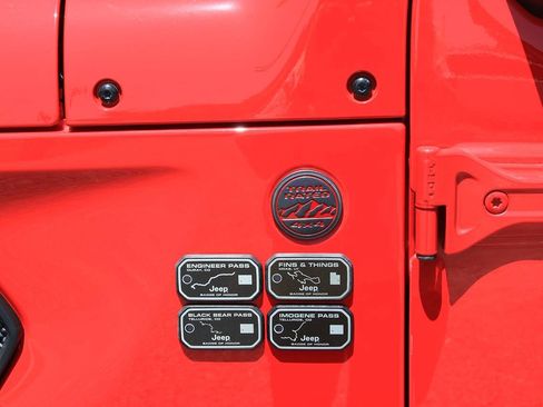 Used 2018 Jeep Wrangler Unlimited Rubicon AWD/4WD image 31