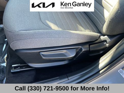 Certified 2025 Kia K4 EX image 29