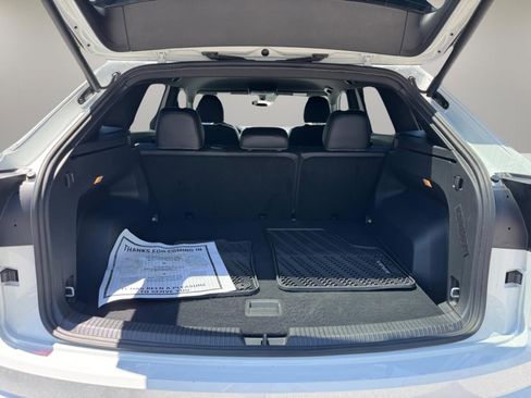 Used 2021 Volkswagen Atlas Cross Sport SE FWD image 9
