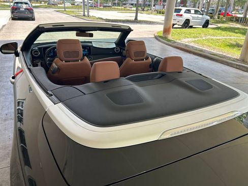 Used 2023 Mercedes-Benz E 450 Cabriolet image 8