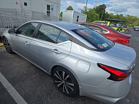 Certified 2022 Nissan Altima 2.5 SR FWD image 3