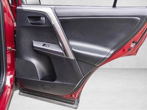 Used 2018 Toyota RAV4 LE image 26