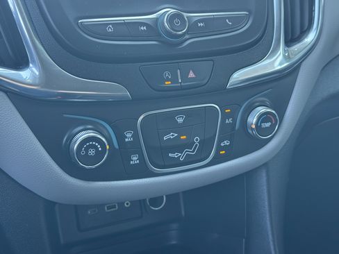 Used 2023 Chevrolet Equinox LT image 28