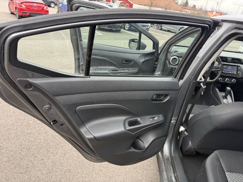 Used 2022 Nissan Versa S FWD image 15
