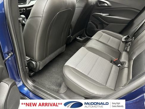 Used 2024 Chevrolet Trax LT w/ Driver Confidence Package FWD image 21