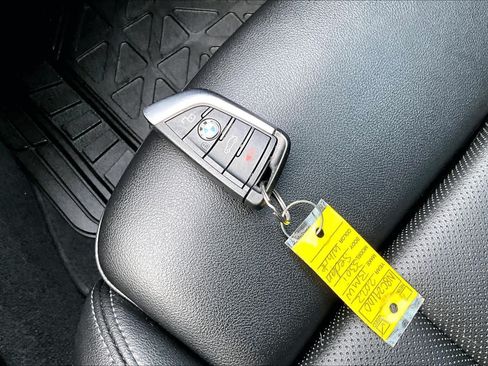 Used 2022 BMW 330i Sedan w/ Premium Package RWD image 15