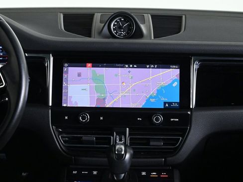Certified 2023 Porsche Macan S image 15