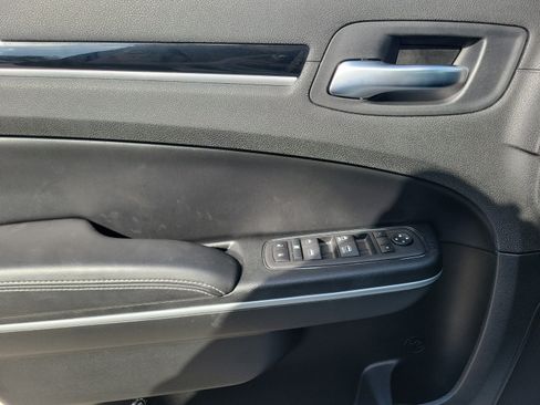 Used 2023 Chrysler 300 S RWD image 12