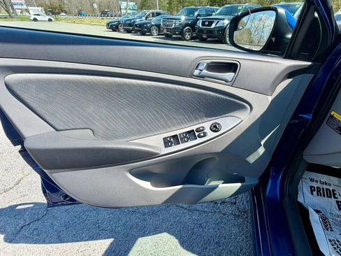 Used 2016 Hyundai Accent SE w/ Option Group 03 image 12