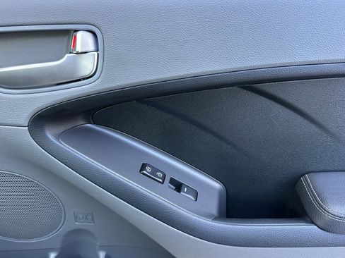 Used 2018 Kia Forte LX FWD image 18