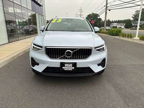 Certified 2025 Volvo XC40 B5 Core AWD/4WD image 7