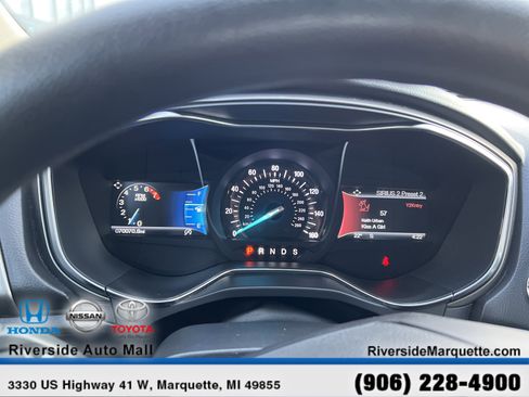 Used 2017 Ford Fusion SE w/ Fusion SE Technology Package image 16