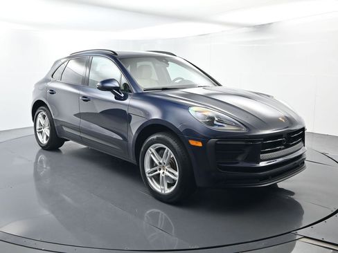 Certified 2023 Porsche Macan AWD/4WD image 17