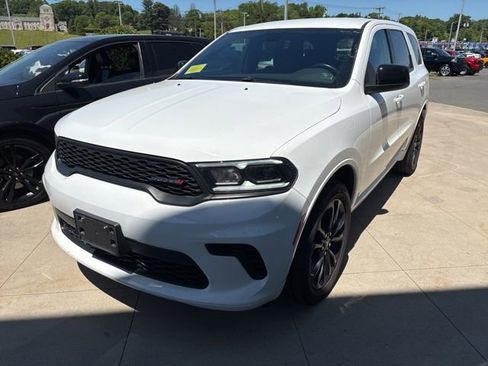 Used 2025 Dodge Durango GT AWD/4WD image 3