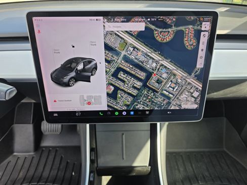 Used 2020 Tesla Model Y Performance image 22