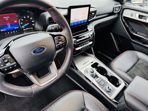 Used 2023 Ford Explorer ST-Line image 19