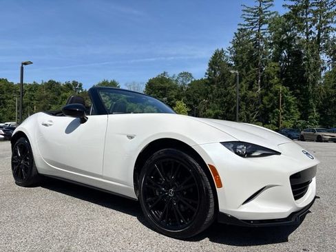 Used 2025 MAZDA MX-5 Miata Club RWD image 4