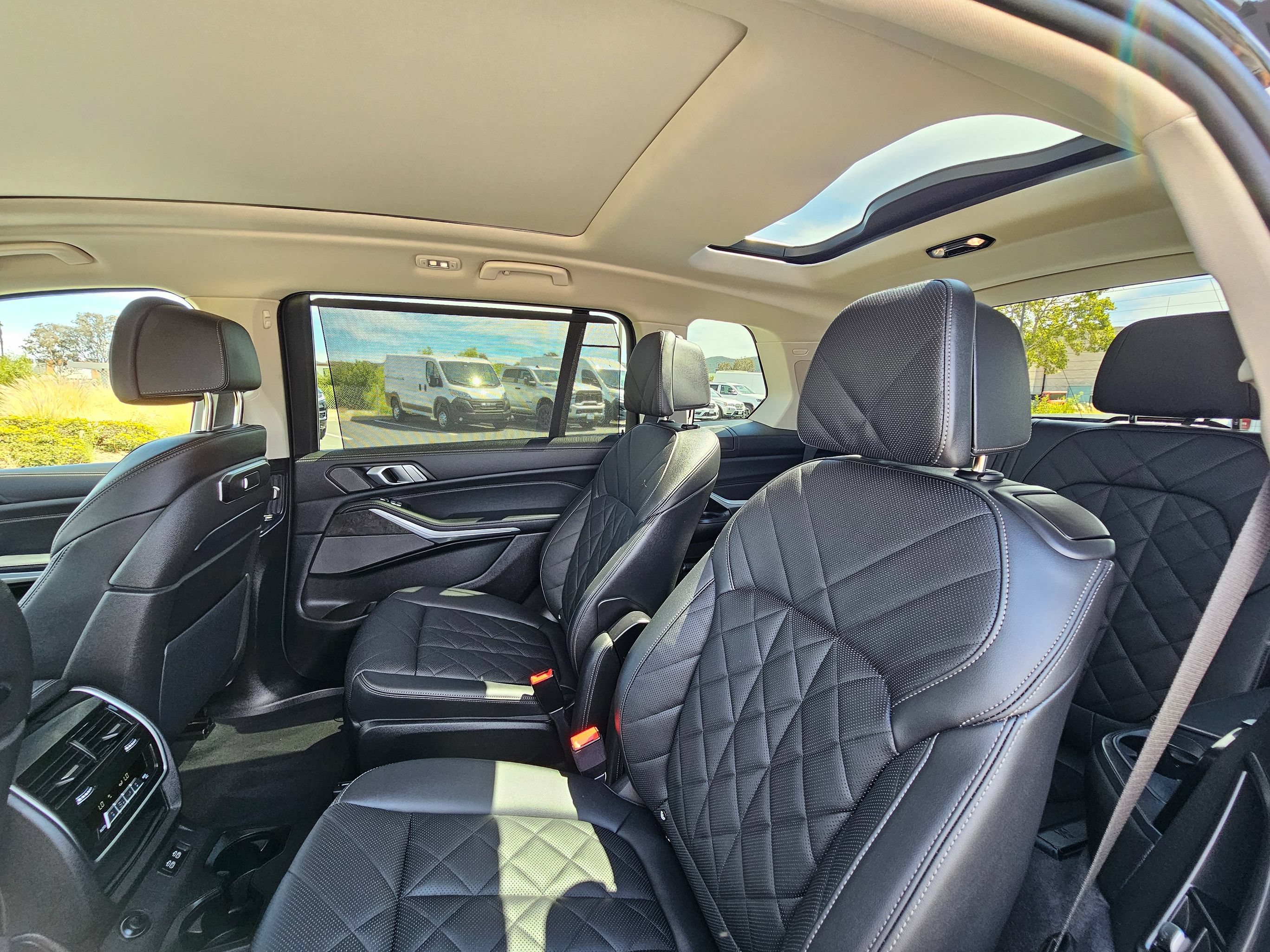 Used 2025 BMW X7 xDrive40i w/ Premium Package AWD/4WD image 27