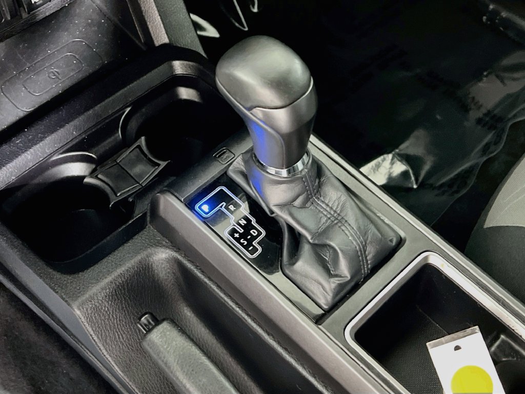 Certified 2022 Toyota Tacoma TRD Off-Road AWD/4WD image 15