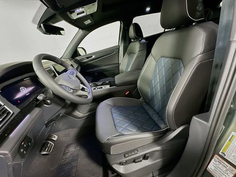 New 2026 Volkswagen Atlas Cross Sport SEL Premium R-Line image 9