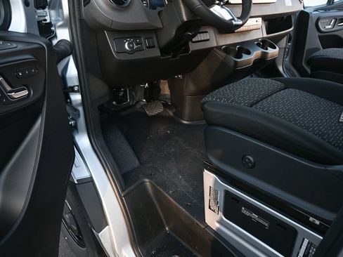 Used 2026 Mercedes-Benz Sprinter 3500 image 7