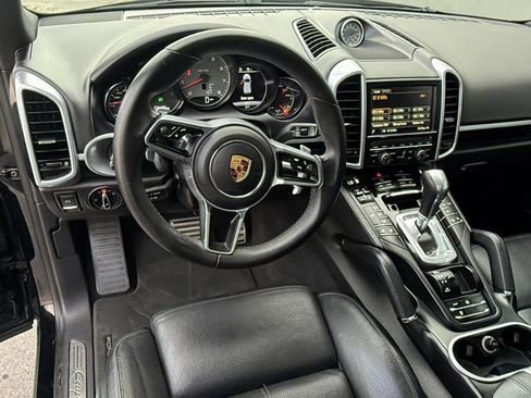 Used 2016 Porsche Cayenne S image 25