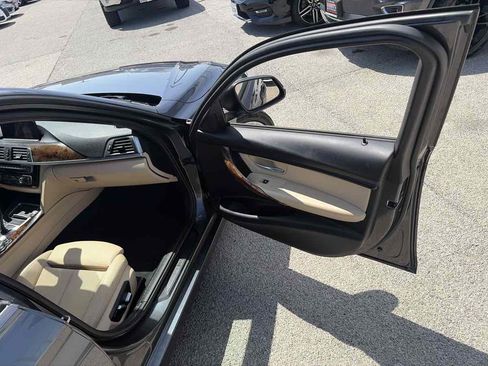 Used 2018 BMW 320i Sedan RWD image 28