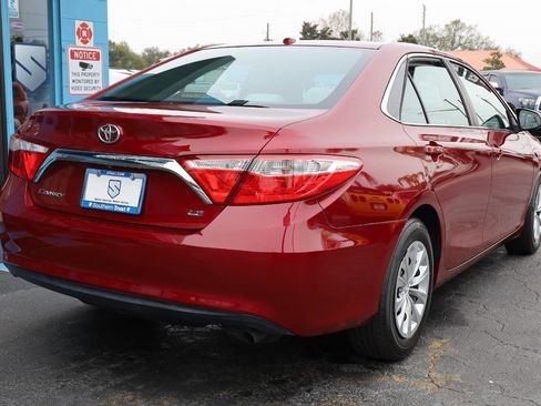 Used 2015 Toyota Camry XLE image 4