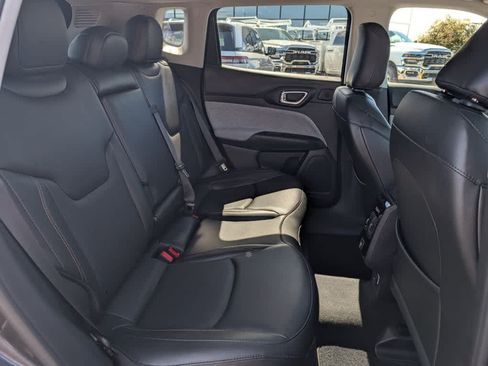Used 2022 Jeep Compass Latitude w/ Sun and Sound Group AWD/4WD image 27