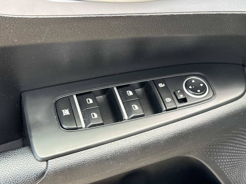 Used 2024 Kia Forte LXS FWD image 17