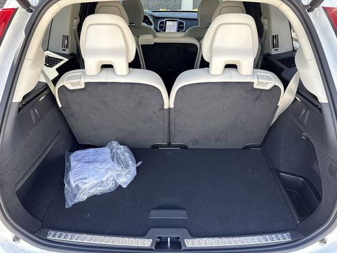 New 2025 Volvo XC90 B6 Ultra image 18