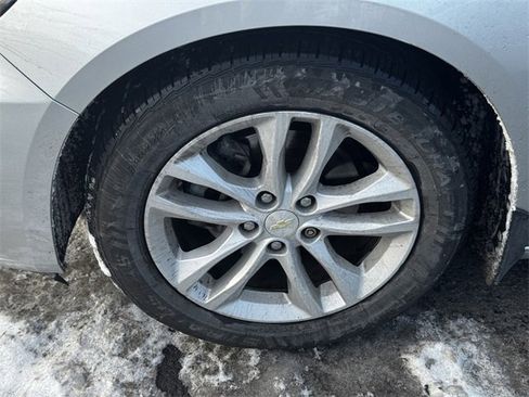 Used 2016 Chevrolet Malibu LT image 10