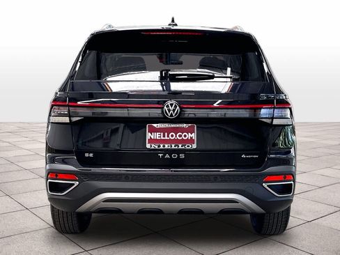 New 2026 Volkswagen Taos SE AWD/4WD image 4