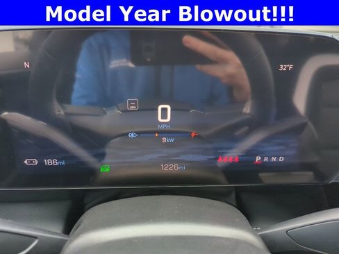 New 2024 Chevrolet Blazer EV LT AWD/4WD image 19