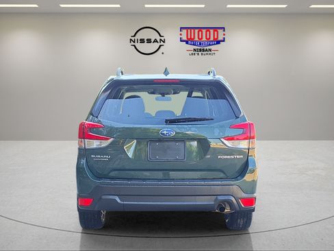 Used 2023 Subaru Forester Premium AWD/4WD image 3