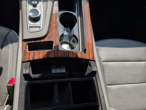Used 2023 Cadillac Escalade Premium Luxury AWD/4WD image 25