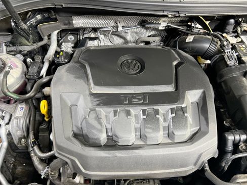 Used 2023 Volkswagen Tiguan SE R-Line image 29