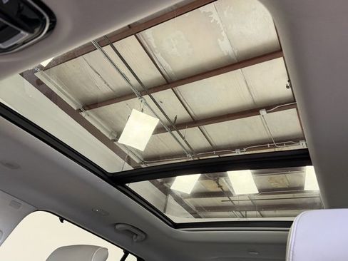 Used 2022 Jeep Grand Cherokee L Overland w/ Luxury Tech Group IV image 22