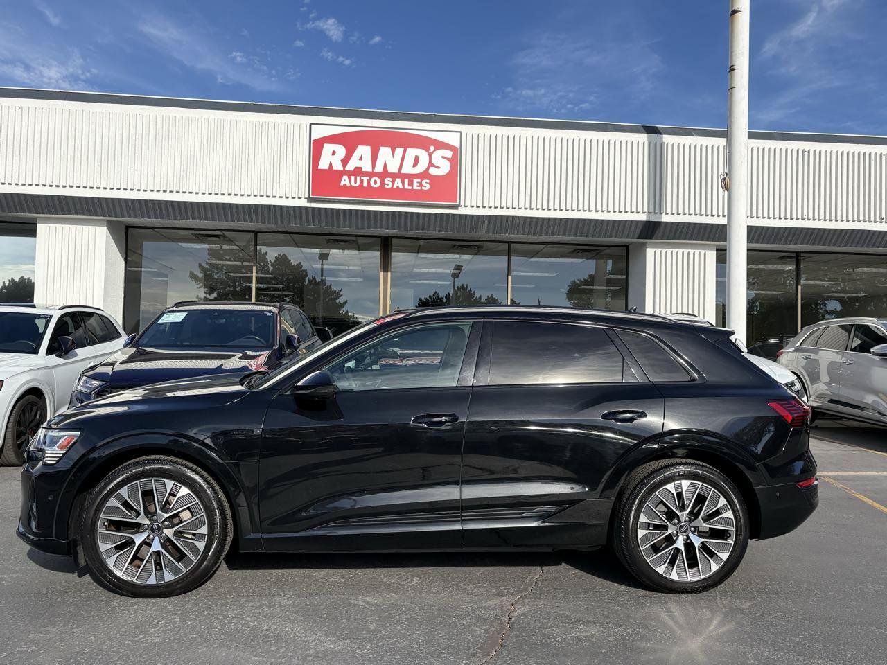 Used 2024 Audi Q8 e-tron Premium Plus w/ Premium Plus Package AWD/4WD image 20