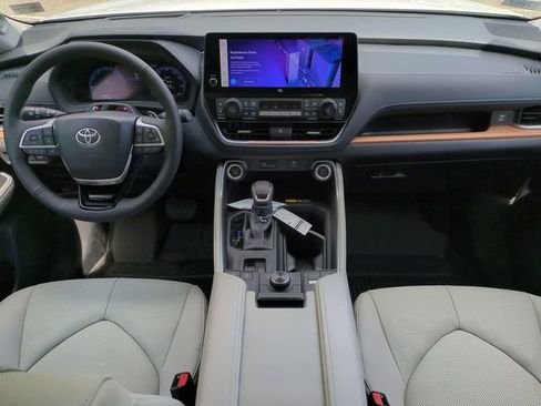 New 2026 Toyota Grand Highlander Platinum image 15