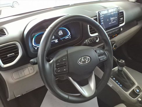 Certified 2024 Hyundai Venue SEL image 11