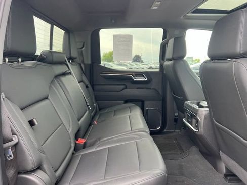 Used 2024 GMC Sierra 1500 SLT w/ SLT Premium Plus Package AWD/4WD image 16