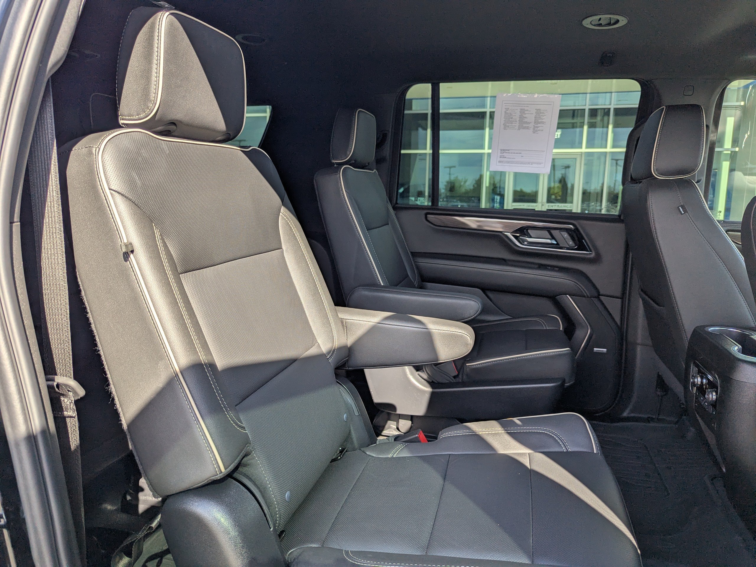 Used 2025 GMC Yukon XL Elevation AWD/4WD image 43