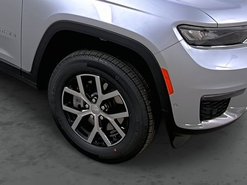 New 2025 Jeep Grand Cherokee L Limited image 14