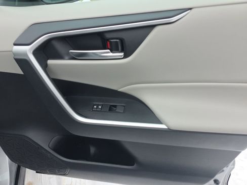 Certified 2021 Toyota RAV4 XLE w/ Convenience Package image 18