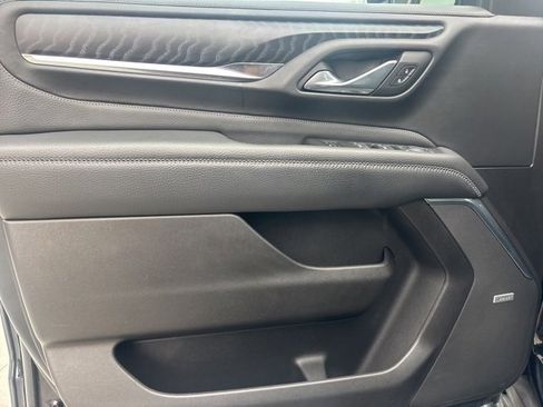 Used 2021 GMC Yukon Denali w/ Advanced Technology Package image 23