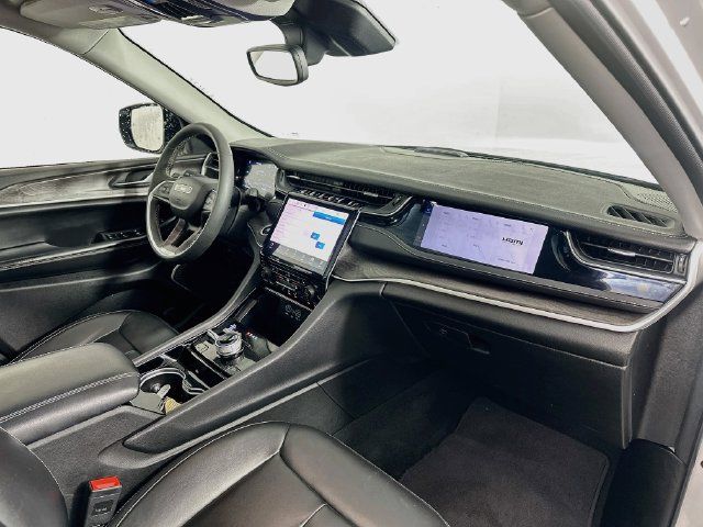 Used 2023 Jeep Grand Cherokee 4WD 4xe image 32